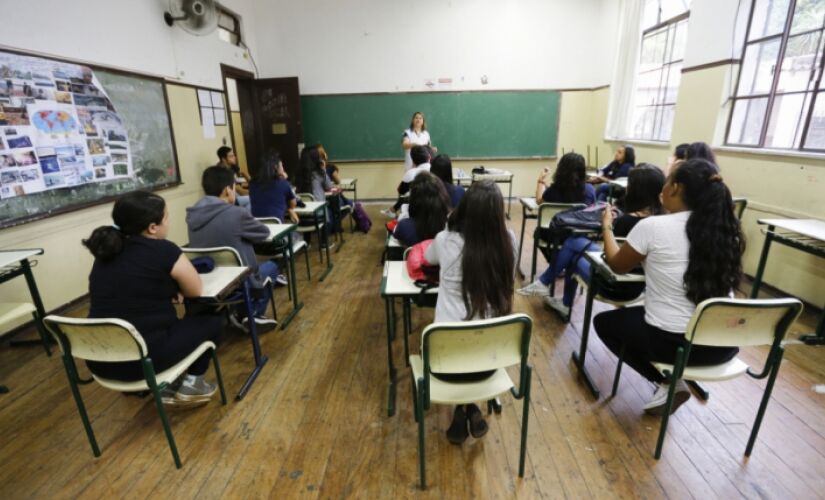 Movimentação em sala de aula de escola em São Paulo