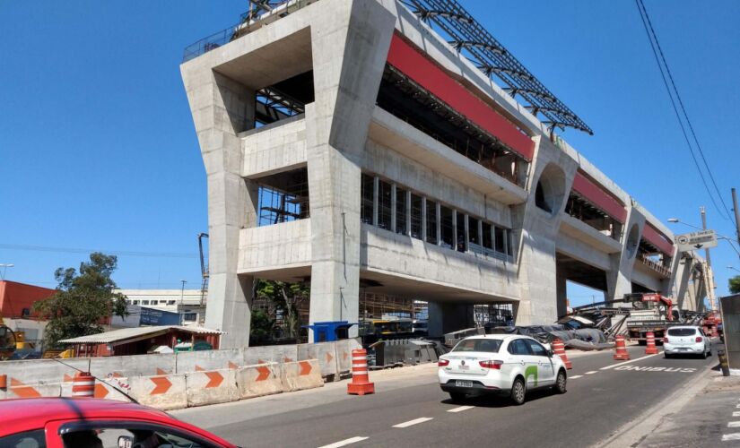 Inicialmente as esta&ccedil;&otilde;es da Linha 17-Ouro deveriam ter sido entregues para a Copa de 2014            