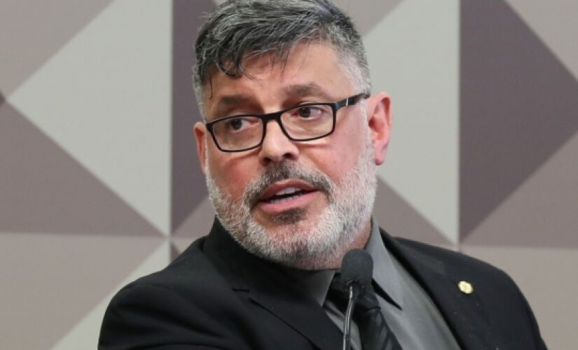 Alexandre Frota disse que não vai comentar, pois ainda não tem conhecimento sobre a ação.