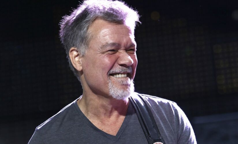 O guitarrista Eddie Van Halen tinha 65 anos e lutava contra um c&acirc;ncer na garganta