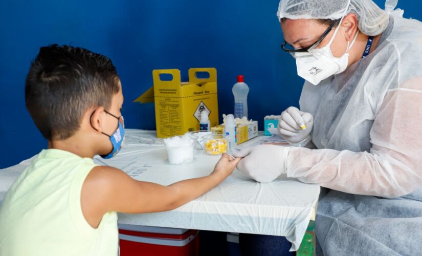 De acordo com o levantamento, a falta de sintomas prevalece em crianças menores de 10 anos