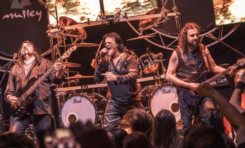 A ideia da Armored Dawn é a de convidar várias bandas brasileiras para o mesmo palco em oito cidades do País