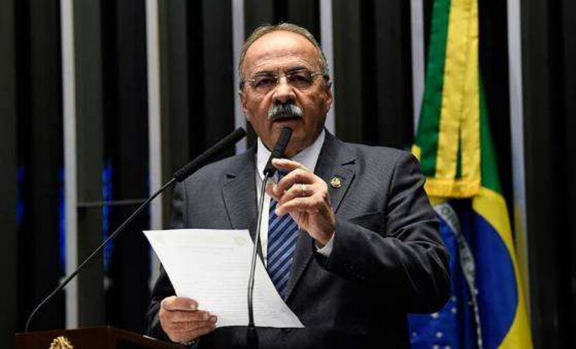 O senador Chico Rodrigues (DEM-RR) foi flagrado com dinheiro na cueca durante uma operação da PF