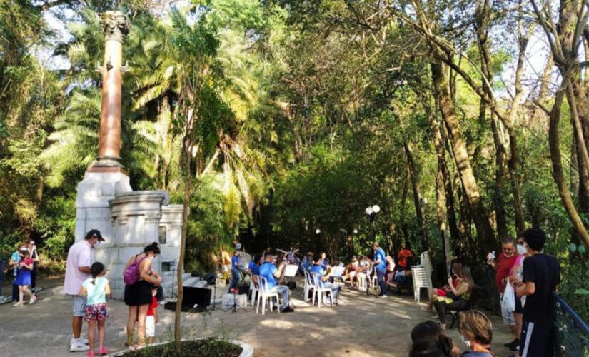 Parque das Mon&ccedil;&otilde;es est&aacute; localizado na rua Bandeirantes, regi&atilde;o central da cidade