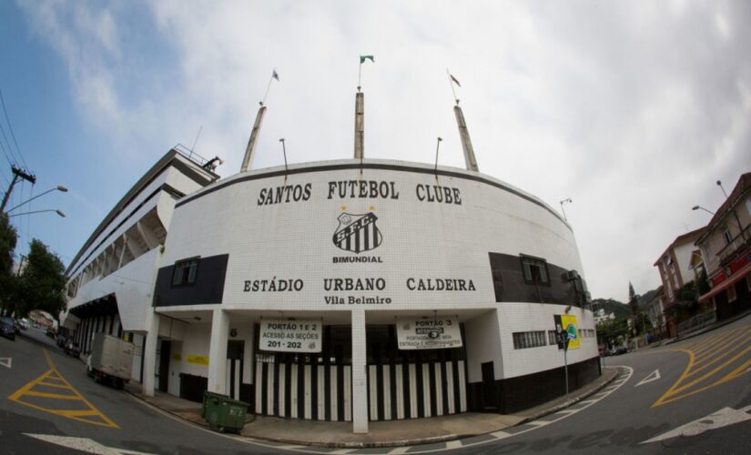 O conteúdo foi entregue ao Presidente do Comitê de Gestão, Orlando Rollo, e ao Presidente do Conselho Deliberativo do Santos Futebol Clube, Marcelo Teixeira

