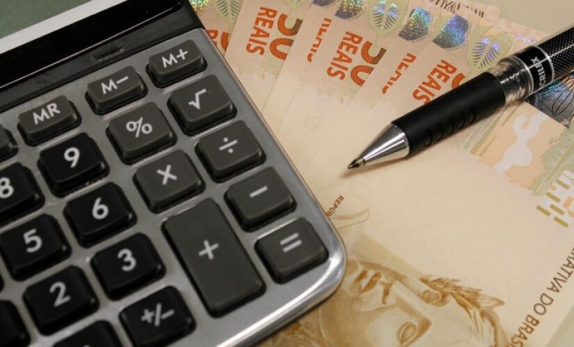  Nunca podemos emprestar ou ainda descuidar, sob pena de grande prejuízo às finanças pessoais e familiares.