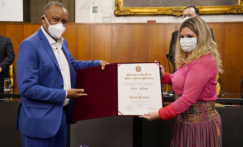 Celso Athayde recebe Título de Cidadão Paulistano da vereadora Patricia Bezerra