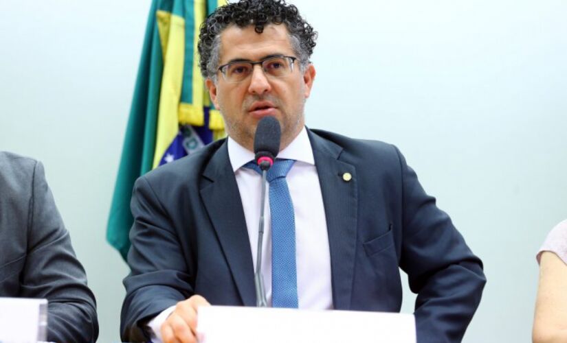 O deputado Alencar Santana Braga (PT-SP) é o autor da proposta
