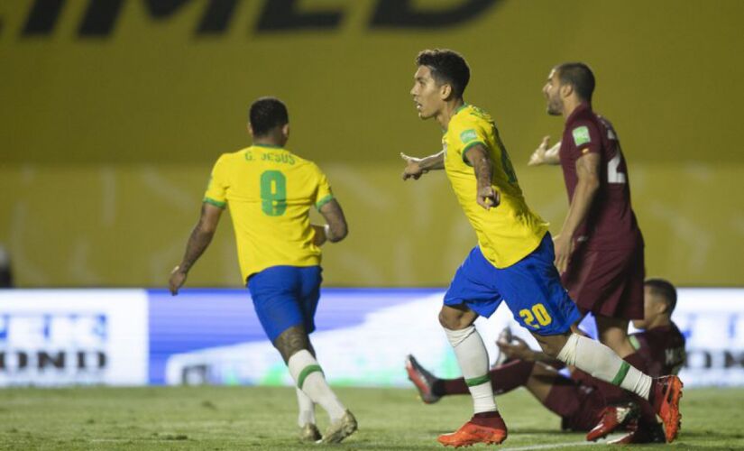 O primeiro tempo foi quase ele todo jogado na metade venezuelana do campo