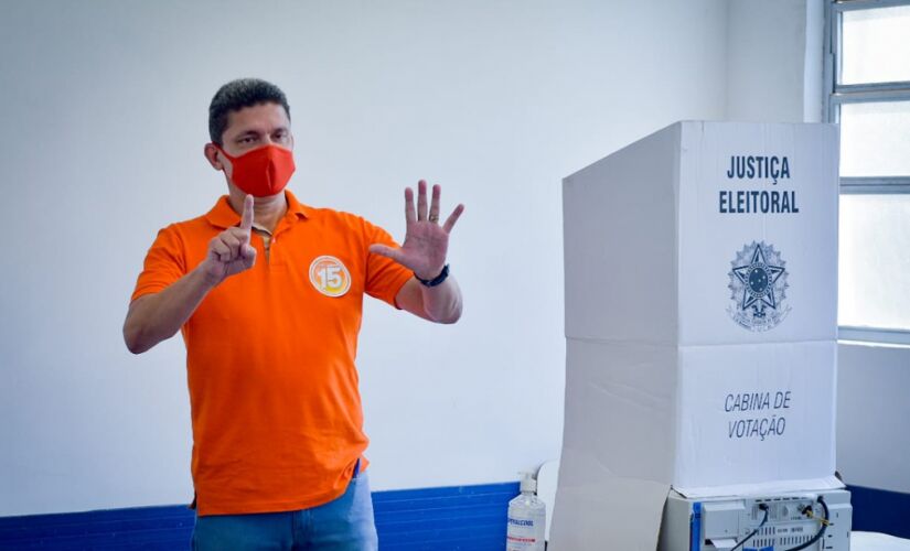 Pedro Gouvêa (MDB) votou por volta das 11h deste domingo (15) na UniBr
