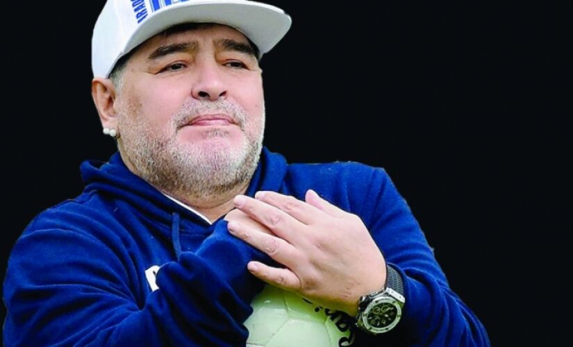 O atleta faleceu no dia 25 de novembro de 2020, aos 60 anos e, segundo investigação dos promotores, Maradona estaria em situação de desamparo, "deixado à própria morte"          