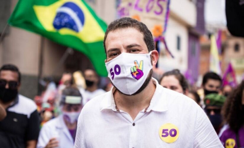 Dezenas de artistas, intelectuais e personalidades assinaram manifesto em apoio à pré-candidatura de Guilherme Boulos