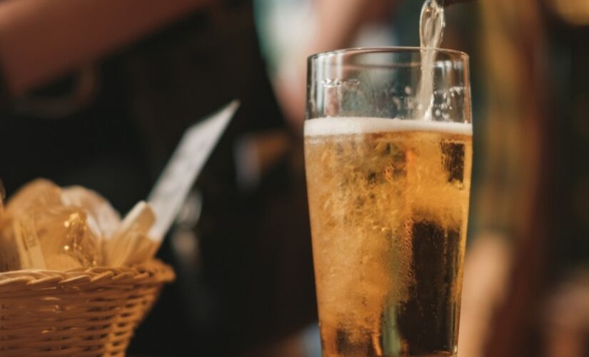 Só a versão zero (sem álcool) da cerveja continuará disponível em todos os estádios. 