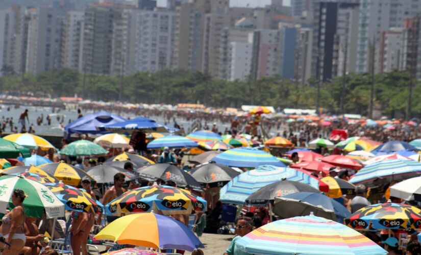 Praias ficaram lotadas