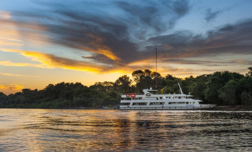 PIUVAL (MT). A pousada fica em Pocon&eacute;, perto do Pantanal. Os pacotes s&atilde;o de tr&ecirc;s dias e duas noites, com pens&atilde;o completa. Para o Natal, o valor &eacute; a partir de R$ 1.400,00. No R&eacute;veillon, a partir de R$2.640,00