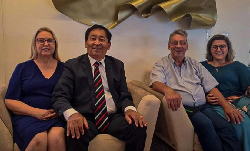 De forma online, foram diplomados o novo prefeito de Taboão 
da Serra Aprígio (esq.) do Podemos e seu vice Buscarini (PSD)