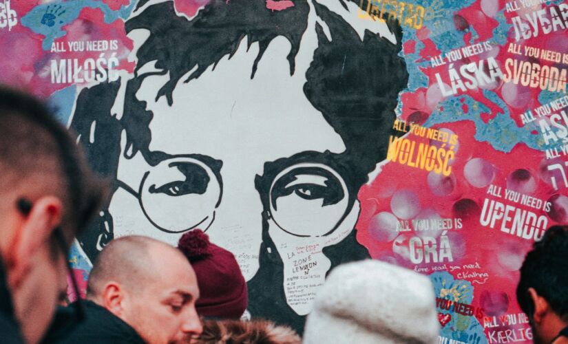 Dentre as novidades, está o curso Lennon e a América, ministrado por Ricardo Alexandre, curador da megaexposição John Lennon em Nova York por Bob Gruen