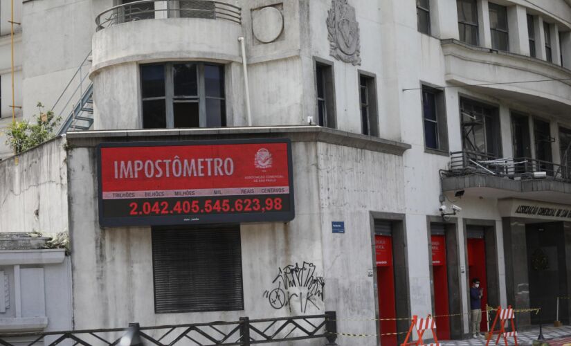 Nesta terça-feira, o Impostômetro já contabiliza mais de R$ 2 trilhões arrecadados em impostos no país