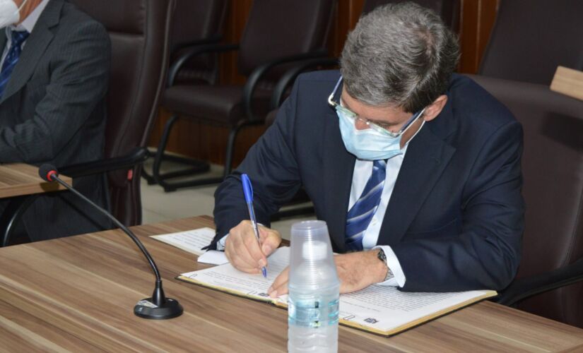 Prefeito Dr. Cássio durante cerimônia de posse realizada na última sexta-feira, dia 1º?, na Câmara