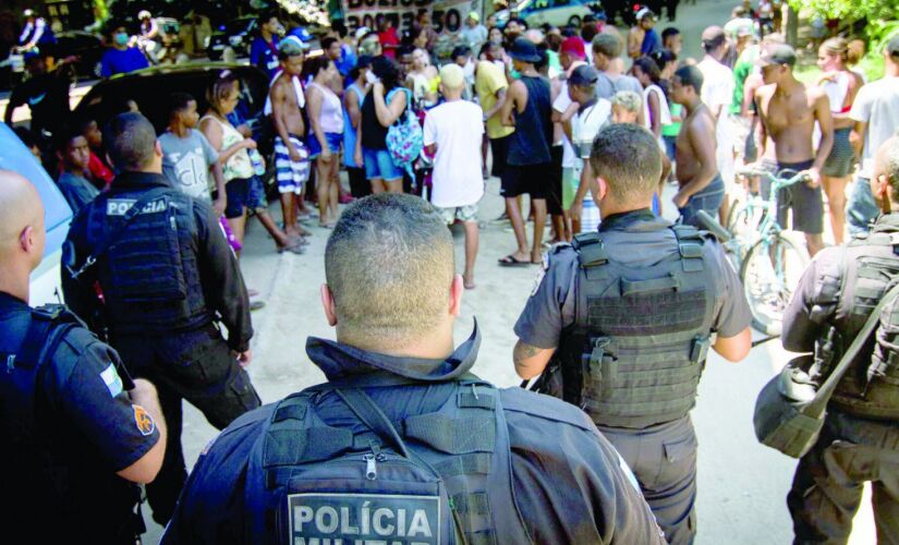Moradores fecharam a Linha Amarela, na manhã desta segunda, em protesto após morte de homem que ia para o trabalho