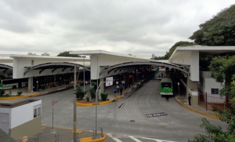 Terminal Lapa, na zona oeste da Capital