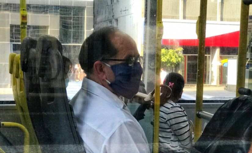 Passageiro em ônibus de SP