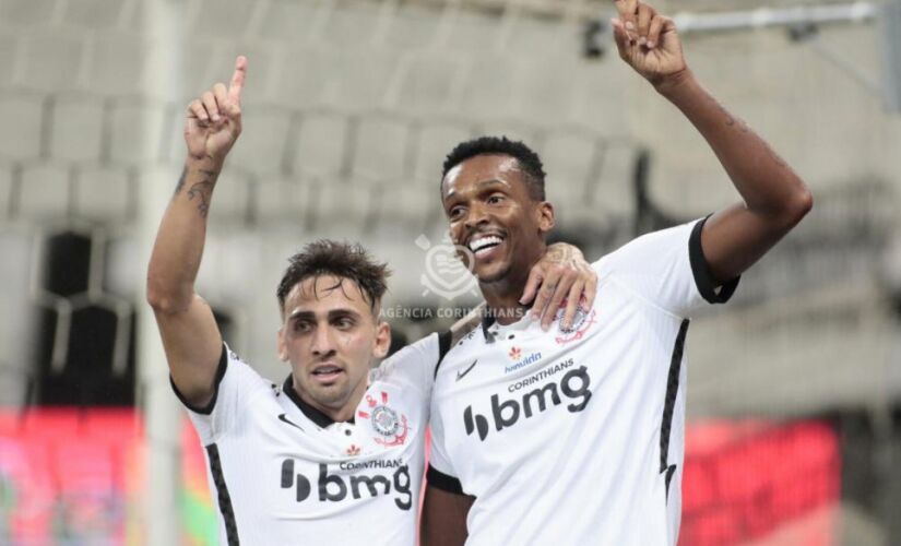 Jô, Cazares, Fagner, Mateus Vital e Luan foram os autores dos gols corintianos