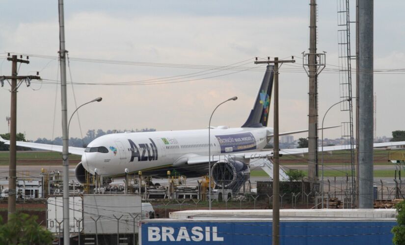 Brasil chegou a preparar um avião rumo à Índia para buscar vacinas na semana passada, mas voo foi cancelado 