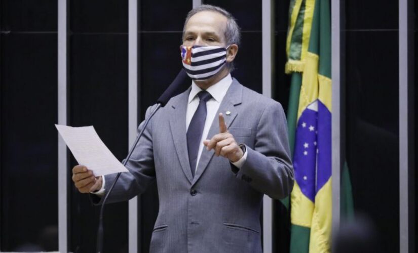 O deputado General Peternelli (PSL-SP) é o autor da proposta