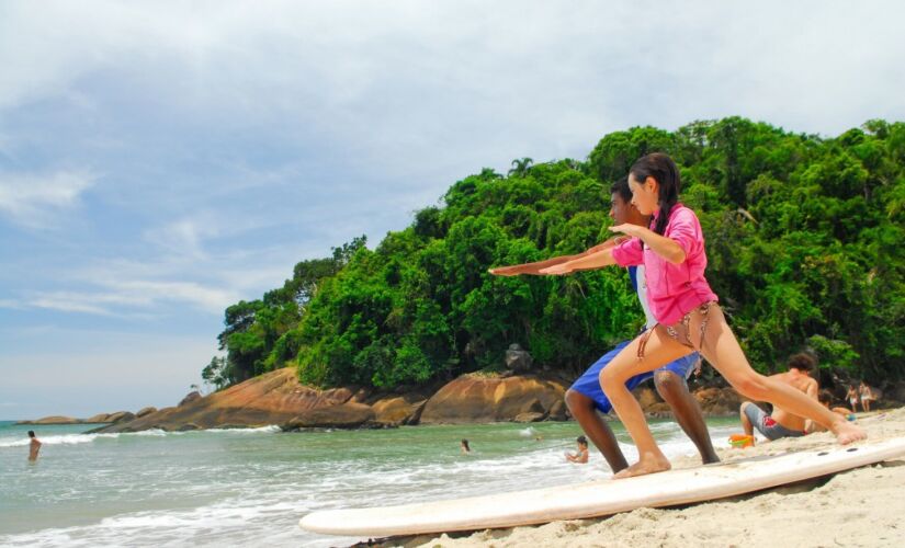 Praia de Itamambuca é cercada por Mata Atlântica e se destaca pela preservação natural