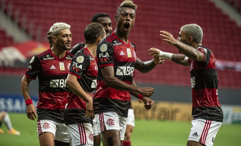 Com o resultado, o Flamengo foi a 55 pontos, em terceiro, a quatro do líder Internacional (59) e ainda terá um confronto direto com os gaúchos