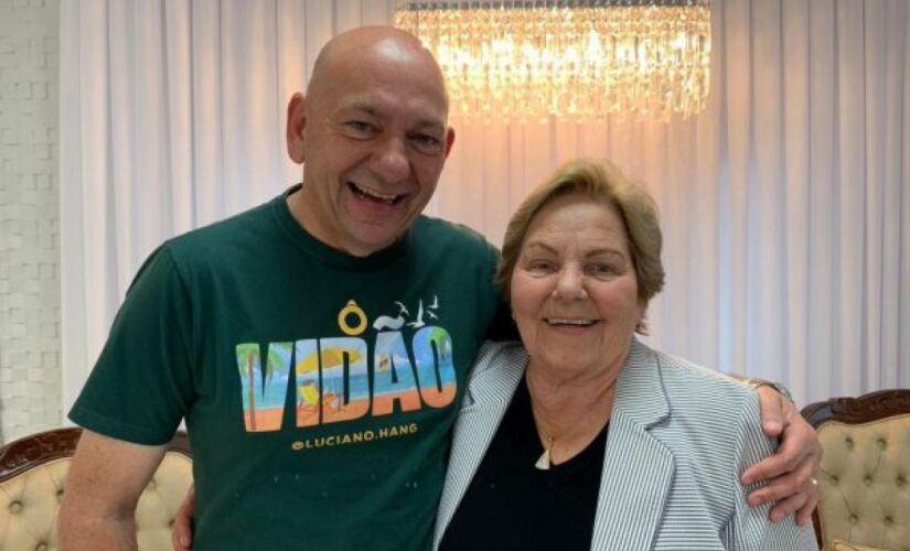 O empresário Luciano Hang ao lado da mãe, Regina Modesti Hang