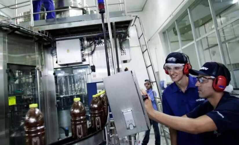 Produção industrial cai no mês de junho.