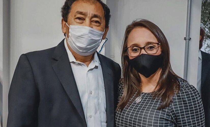 Prefeito Aprígio e deputada Renata Abreu na sessão solene em comemoração aos 62 anos de Taboão da Serra