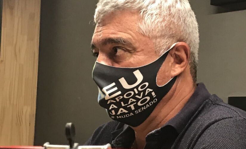Major Olimpio durante entrevista para a Gazeta