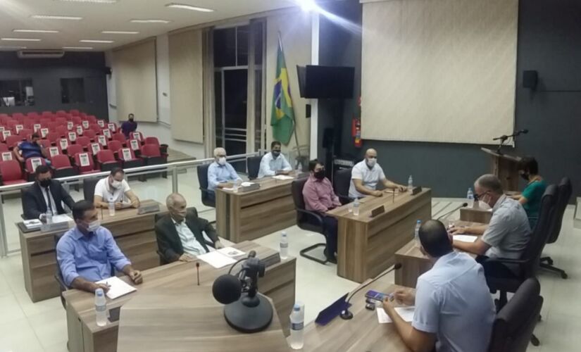 A primeira sessão extraordinária de 2021 teve dois projetos encaminhados pelo Executivo  