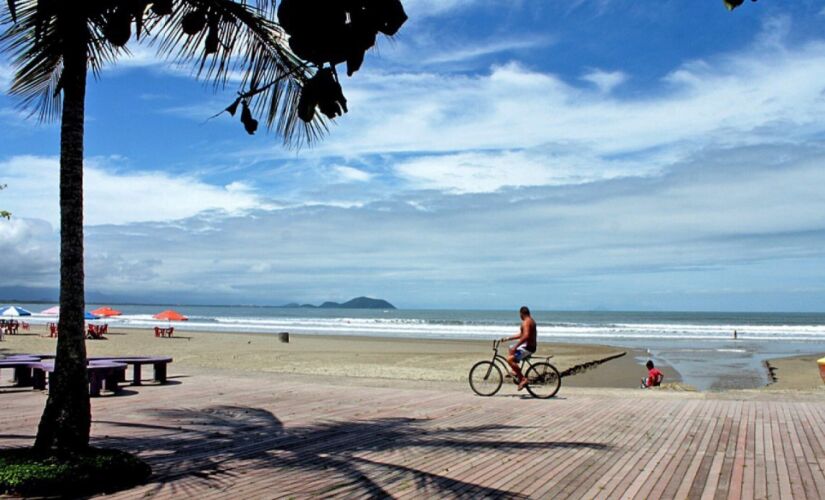 Bertioga é destaque com 100% das praias próprias para o banho em todos os levantamentos do ano