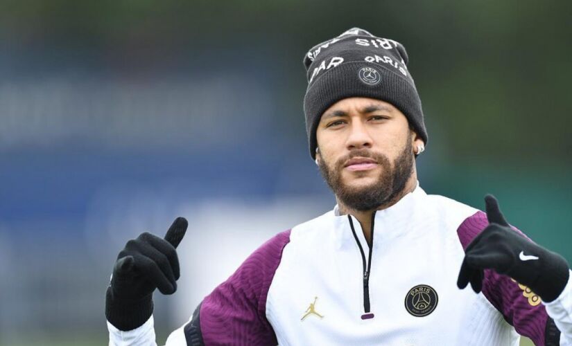 Entre os 10 melhores jogadores do jogo desde o FIFA 16, Neymar está fora do top-10 na edição de 2023 do simulador.
