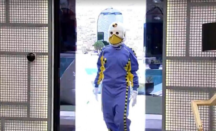 Carla Diaz retornou a casa do 'BBB 21' vestida de Dummy