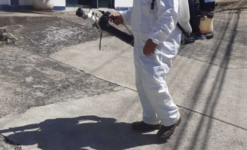 Vigilância Epidemiológica nebuliza ruas com focos de dengue 
em Tiete; ação na cidade já é feita há pelo menos duas semanas 