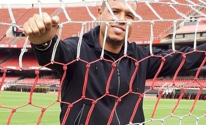 O ex-jogador Luis Fabiano foi acusado pela esposa de estar esperando um filho de uma amante