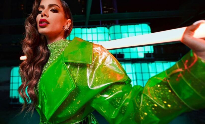 Forbes avalia fortuna de Anitta em meio bilh&atilde;o de reais 