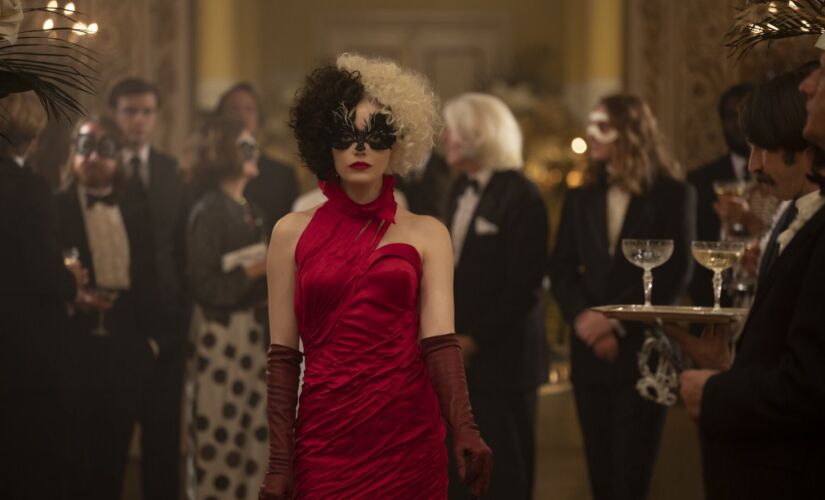 Emma Stone interpreta Cruella nos cinemas 