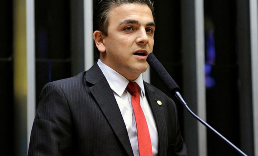  O deputado federal Aliel Machado, do PSB do Paraná, foi eleito o presidente do colegiado