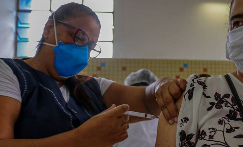 Prefeitura de Taboão da Serra vacinou 1.469 professores e profissionais da educação maiores de 47 anos em três dias 