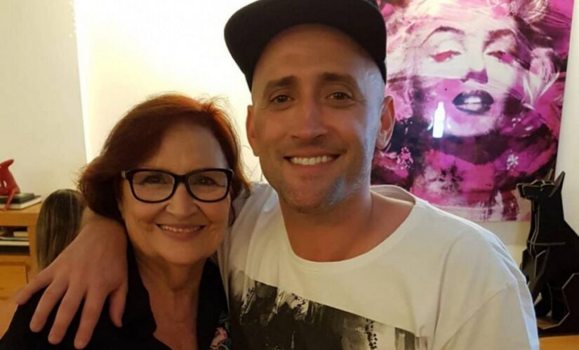 Paulo Gustavo ao lado da m&atilde;e, D&eacute;a L&uacute;cia