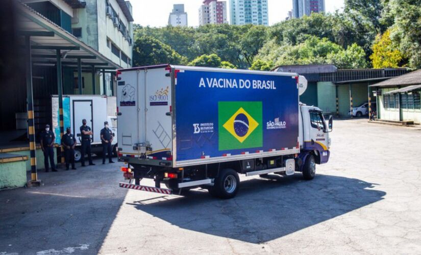 Vacina da Pfizer chega ao  Centro de Armazenamento e Distribuição de Imunobiológicos (Cadi), na cidade de SP