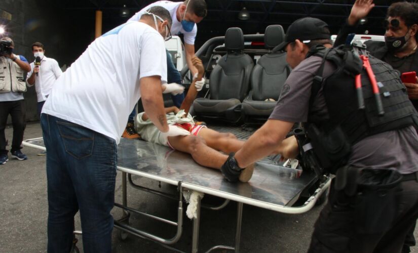 V&iacute;timas foram socorridas para hospitais da regi&atilde;o ap&oacute;s o confronto 