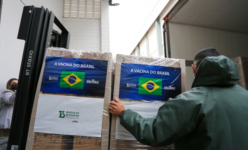 Butantan vai suspender completamente a produção da CoronaVac
