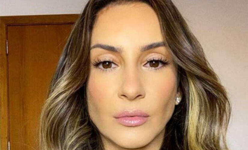 Cantora Claudia Leitte postou vídeo pedindo desculpa para os fãs